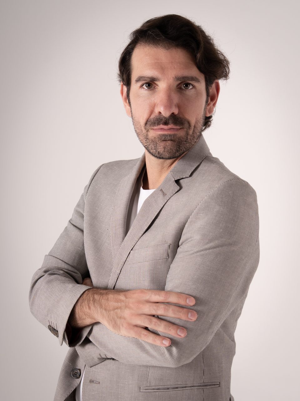 Retrato de Víctor Gómez, consultor y mentor